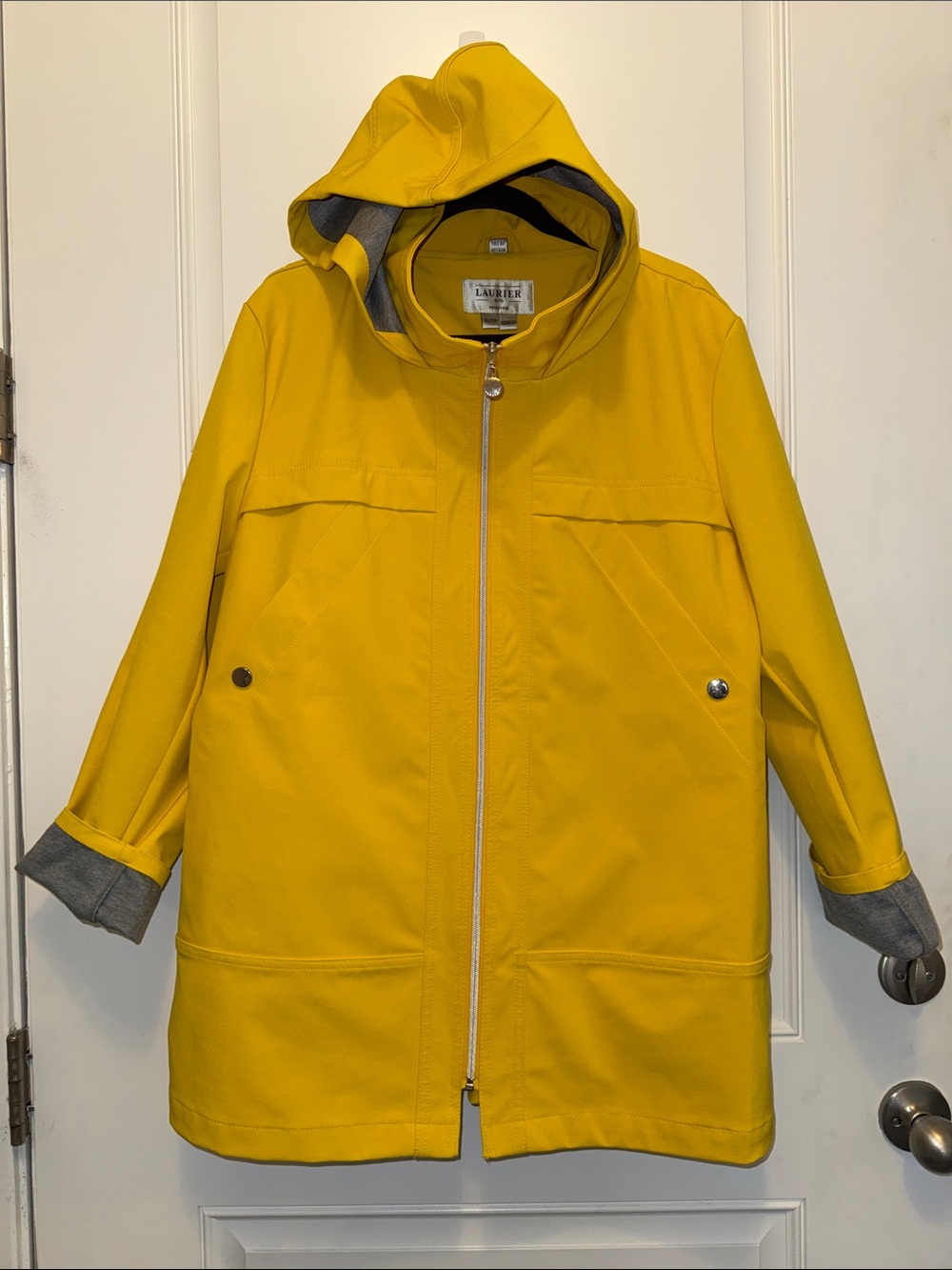 Laurier & Co Montreal Women's Yellow Hooded Raincoat size XL Mint Condition